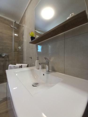 Hostal Garfild 1 Guest House