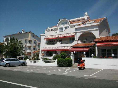 Hostal Garfild 1 Guest House