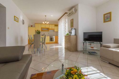 Apartments In Povile 39116