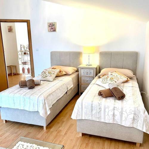Dalmatian Village Charm - Spacious Villa With Pool Near Trogir