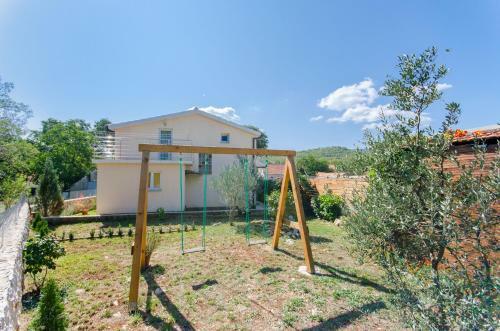 Dalmatian Village Charm - Spacious Villa With Pool Near Trogir