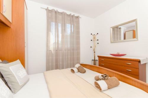 Dalmatian Village Charm - Spacious Villa With Pool Near Trogir