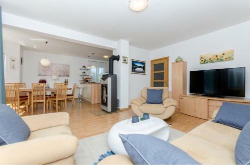 Dalmatian Village Charm - Spacious Villa With Pool Near Trogir