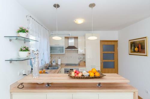 Dalmatian Village Charm - Spacious Villa With Pool Near Trogir