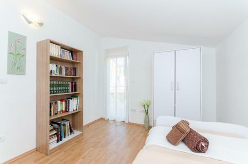 Dalmatian Village Charm - Spacious Villa With Pool Near Trogir