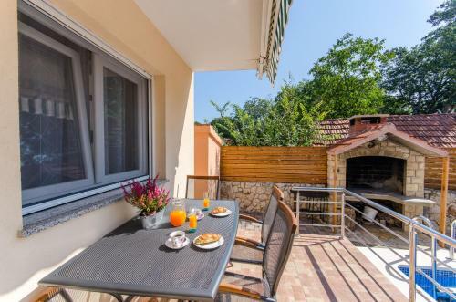 Dalmatian Village Charm - Spacious Villa With Pool Near Trogir