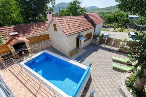 Dalmatian Village Charm - Spacious Villa With Pool Near Trogir