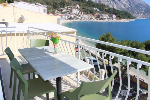 Beachfront Apartment Deluxe