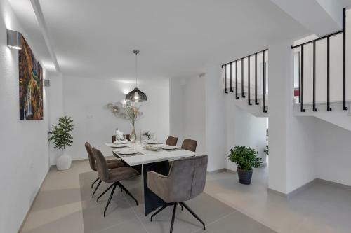 Luxury Apartments Diamond