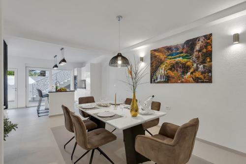 Luxury Apartments Diamond