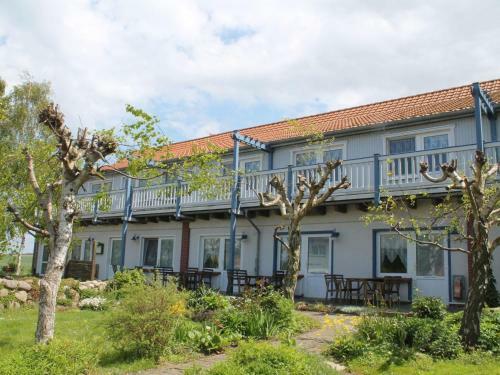 Spacious Apartment With Garden In Rerik Germany