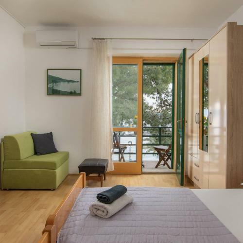Pine And Sunshine Apartments