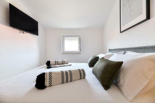 Modern Holiday Apartment "libra" With Swimming Pool
