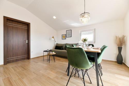 Modern Holiday Apartment "libra" With Swimming Pool