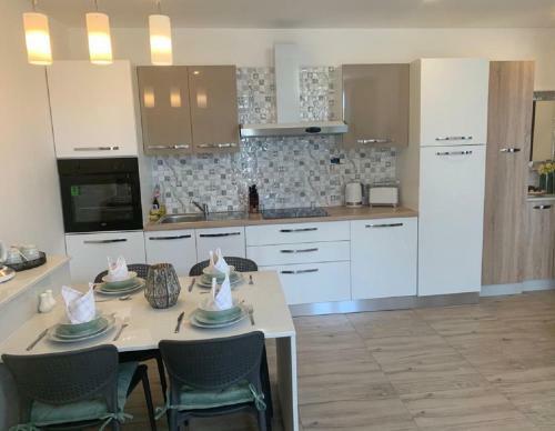 La Dolce Vita Apartments Unit 2