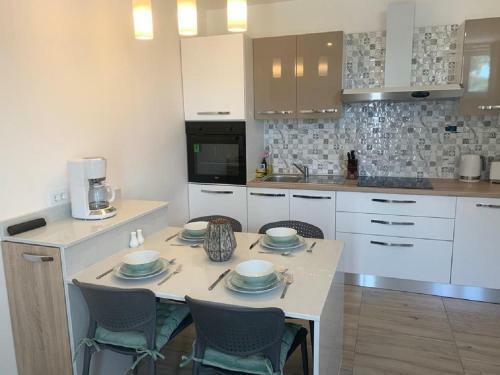 La Dolce Vita Apartments Unit 2