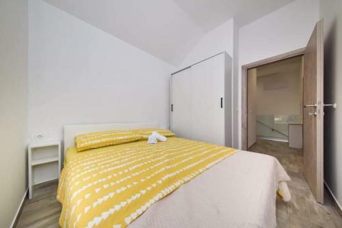 Vacation Stone House, 100m From The Beach