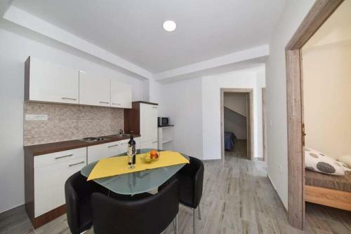 Vacation Stone House, 100m From The Beach