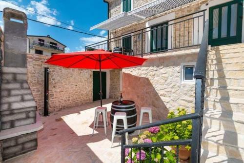 Vacation Stone House, 100m From The Beach