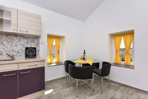 Vacation Stone House, 100m From The Beach