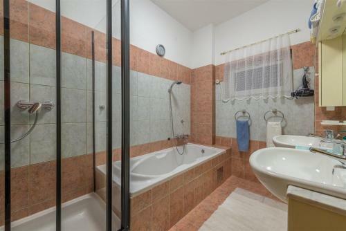 Poolincluded - Seaview Villa Nika