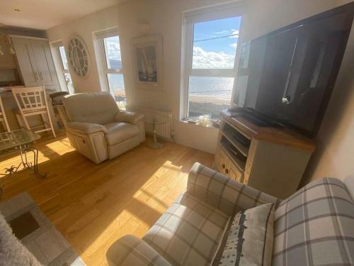 Charming 3 Bedroom Beach-front Townhouse