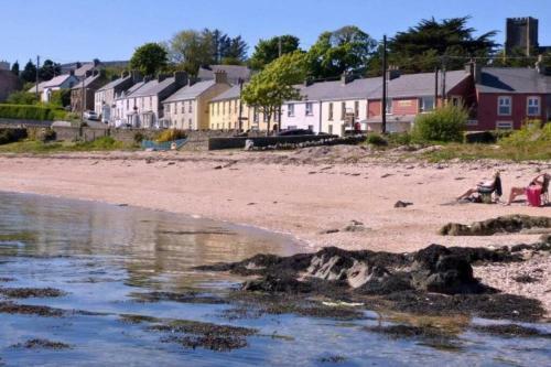 Charming 3 Bedroom Beach-front Townhouse