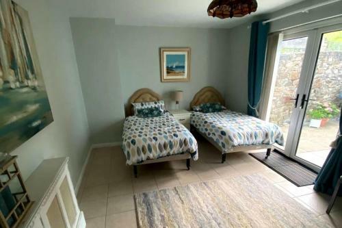Charming 3 Bedroom Beach-front Townhouse