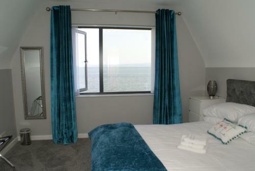 Watersedge Redcastle