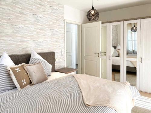 D�nenliebe, Apartment 12