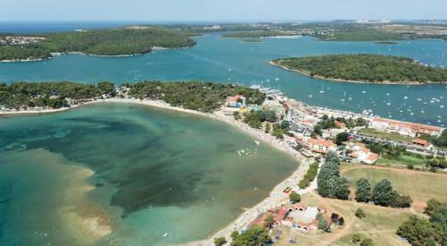 Apartment Anna 350m From The Beach