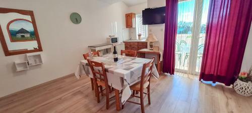 Apartment Anna 350m From The Beach