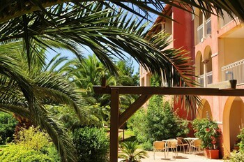 Hotel Pierre & Vacances Le Hameau De La Pin�de