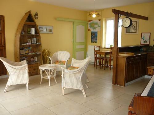Hotel Le Relais De Beaucemaine