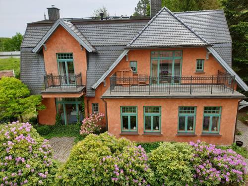 Ferienhaus Am Wasserturm F�r 6 Erwachsene Und 9 Kinder