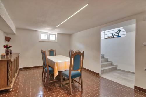 9 Bedroom Villa In Medulin