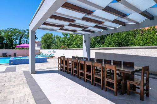 9 Bedroom Villa In Medulin