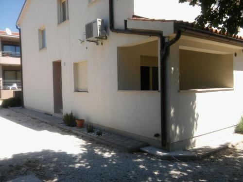 Apartments With A Parking Space Medulin - 17152