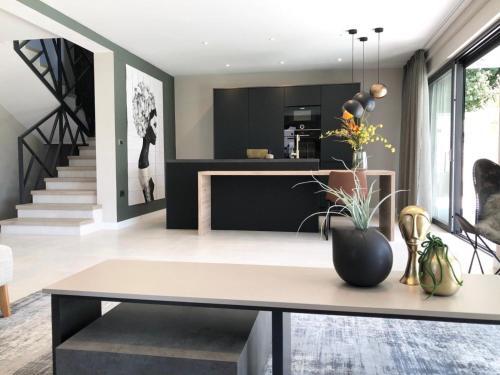 New Design Villa With Full Comfort