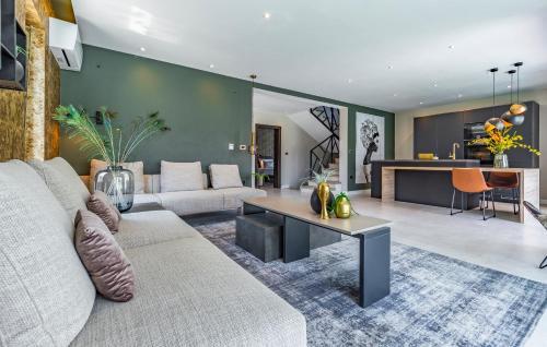 New Design Villa With Full Comfort
