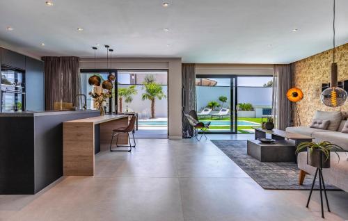 New Design Villa With Full Comfort