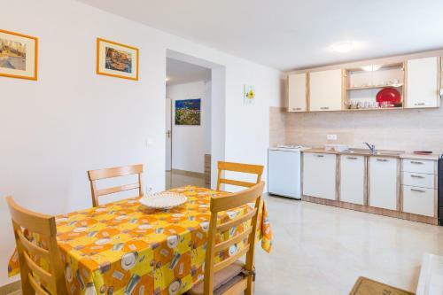 Apartments Miranda