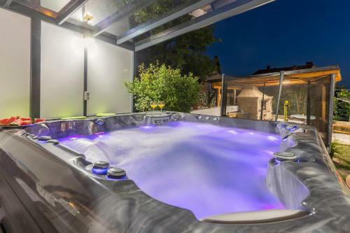 Villa Greenhouse Unna With Heated Pool