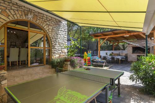 Villa Greenhouse Unna With Heated Pool