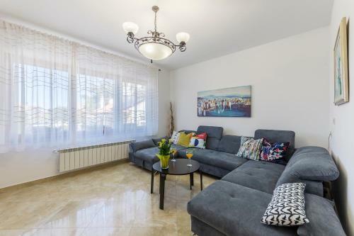 Villa Greenhouse Unna With Heated Pool