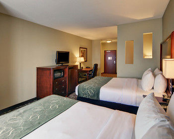 Hotel Comfort Suites Near Northeast Mall
