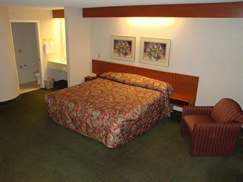 Hotel Syracuse Inn And Suites