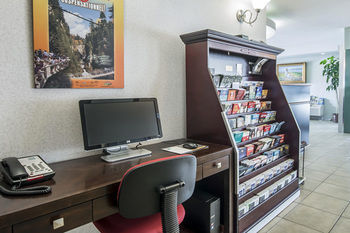Hotel Syracuse Inn And Suites