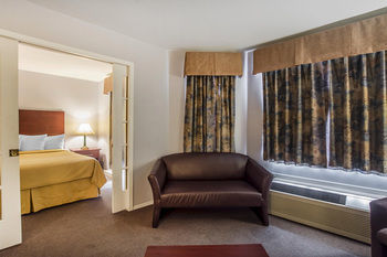 Hotel Syracuse Inn And Suites