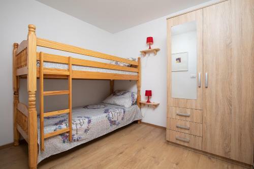 Holiday Home Laurus Garden With Private Parking
